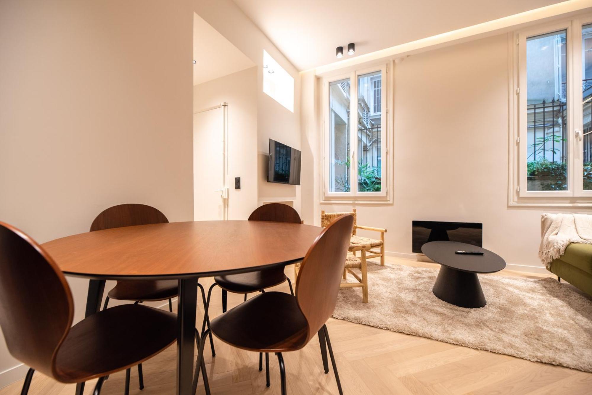 Apartment Cia - Marguerite De Rochechouart Paris