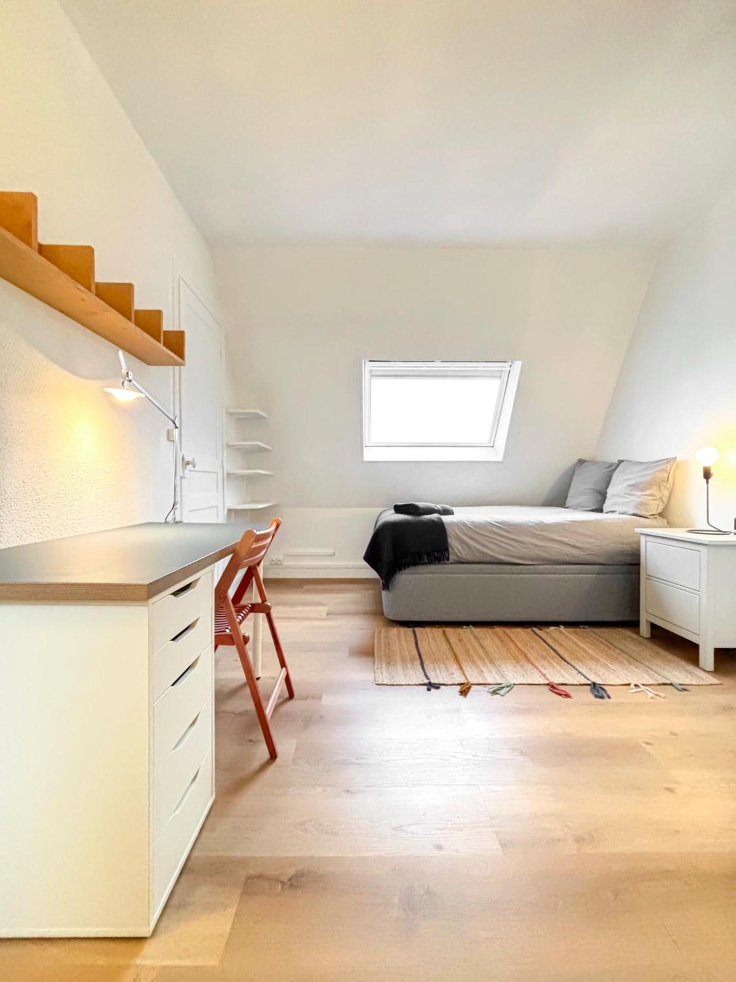 Apartment Dans Le Quartier Des Martyrs Paris