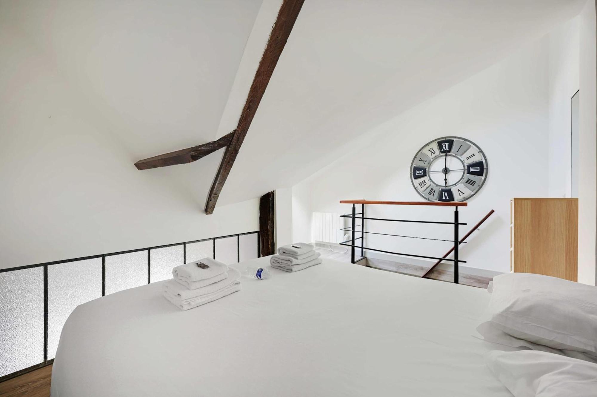 Authentic - 1br 6p - Centre De Paris