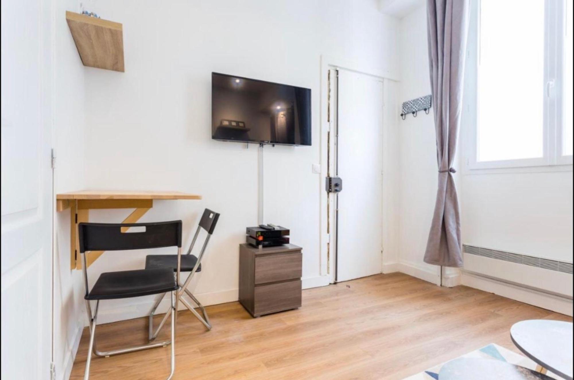 Apartment 1 Cozy Pere Lachaise Nation Paris