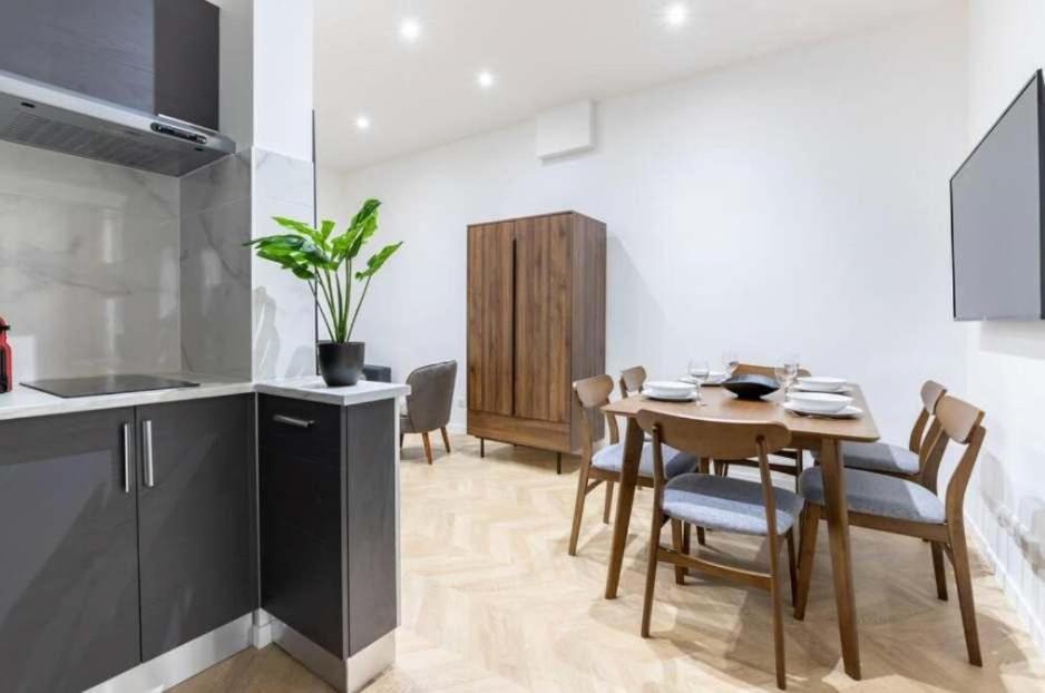 Elegant Pres Du Jardin Du Luxembourg Apartment *