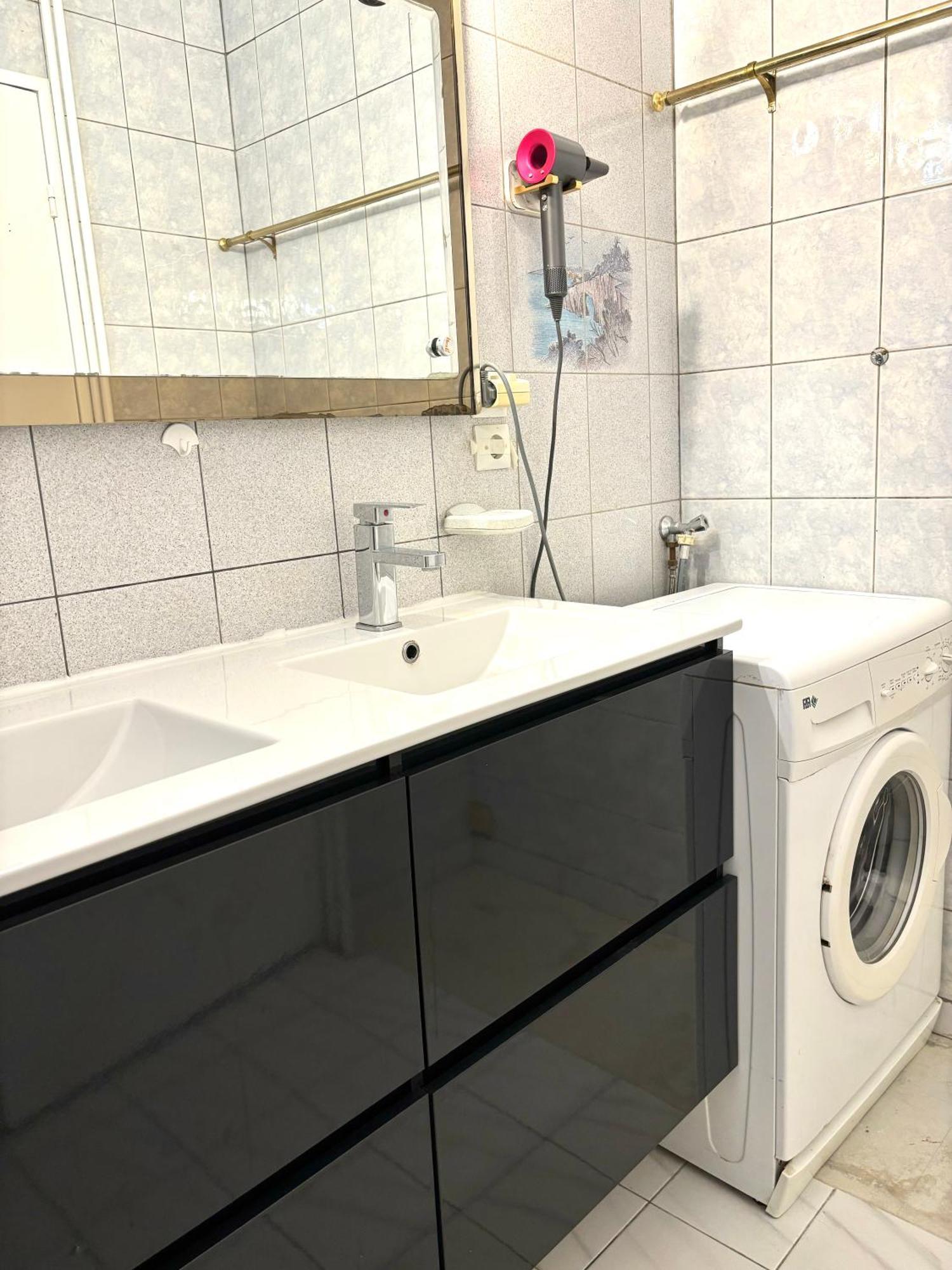 Arena Porte La Chapelle Séjour chez l'habitant Paris