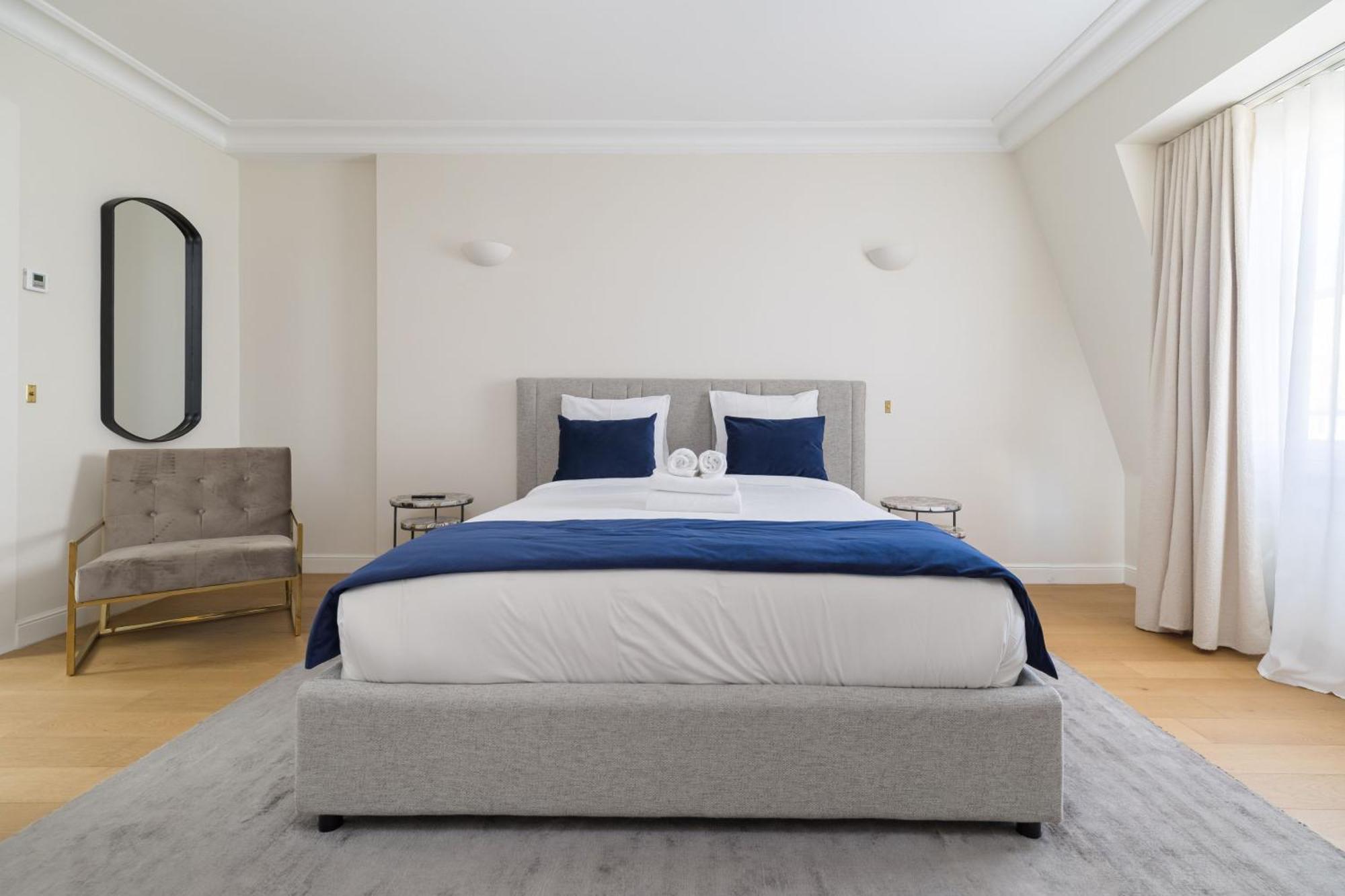 Apartment Luxury - Avenue Montaigne Paris