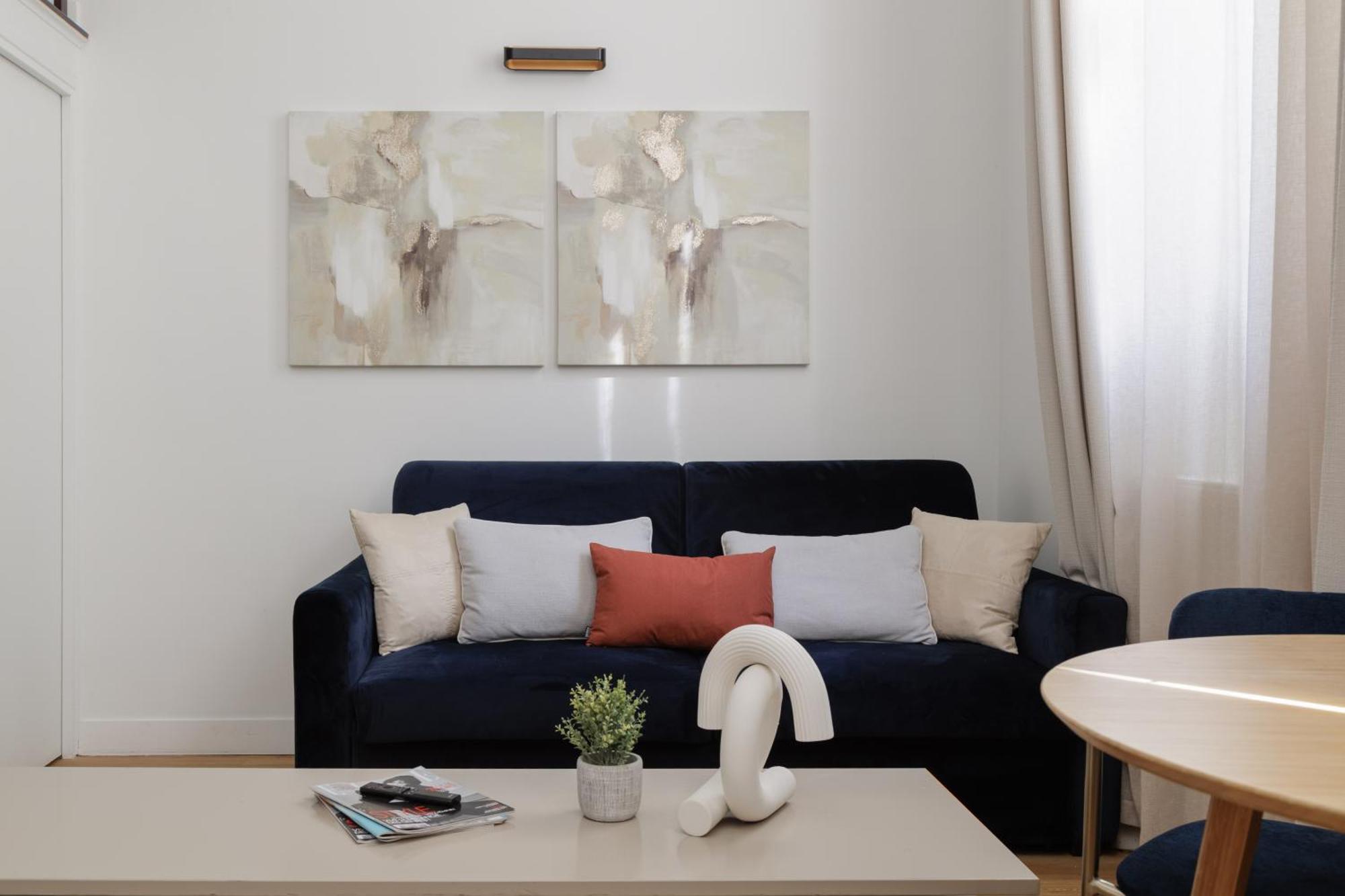 Luxury - Avenue Montaigne Paris