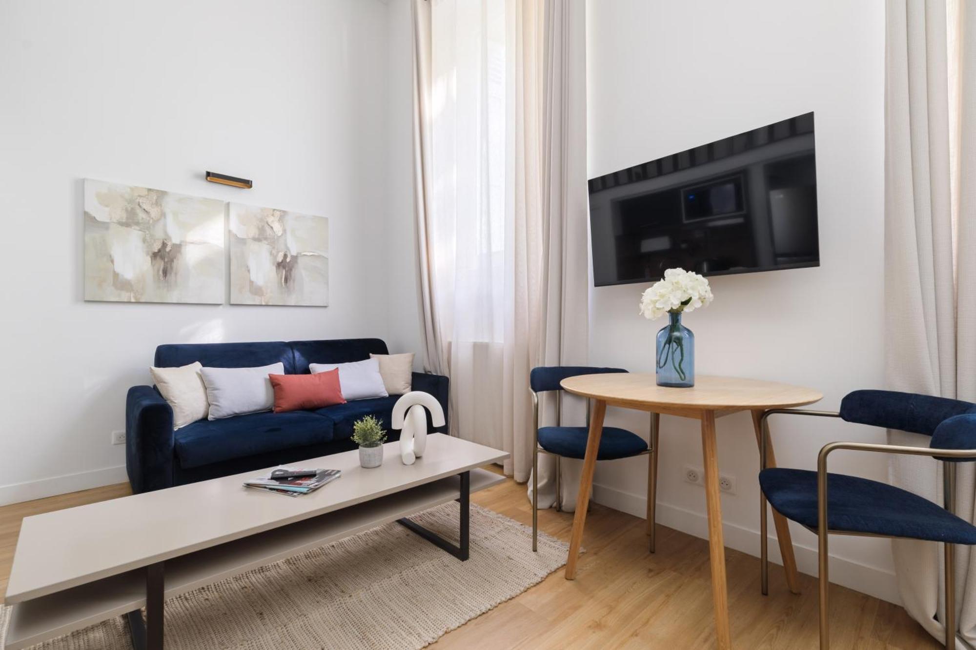 Luxury - Avenue Montaigne Apartment Paris