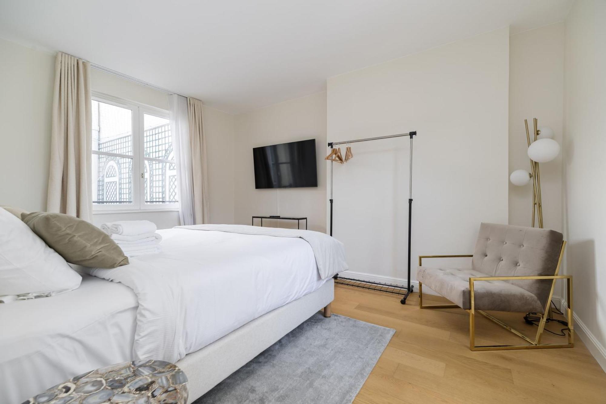 Luxury - Avenue Montaigne * Paris