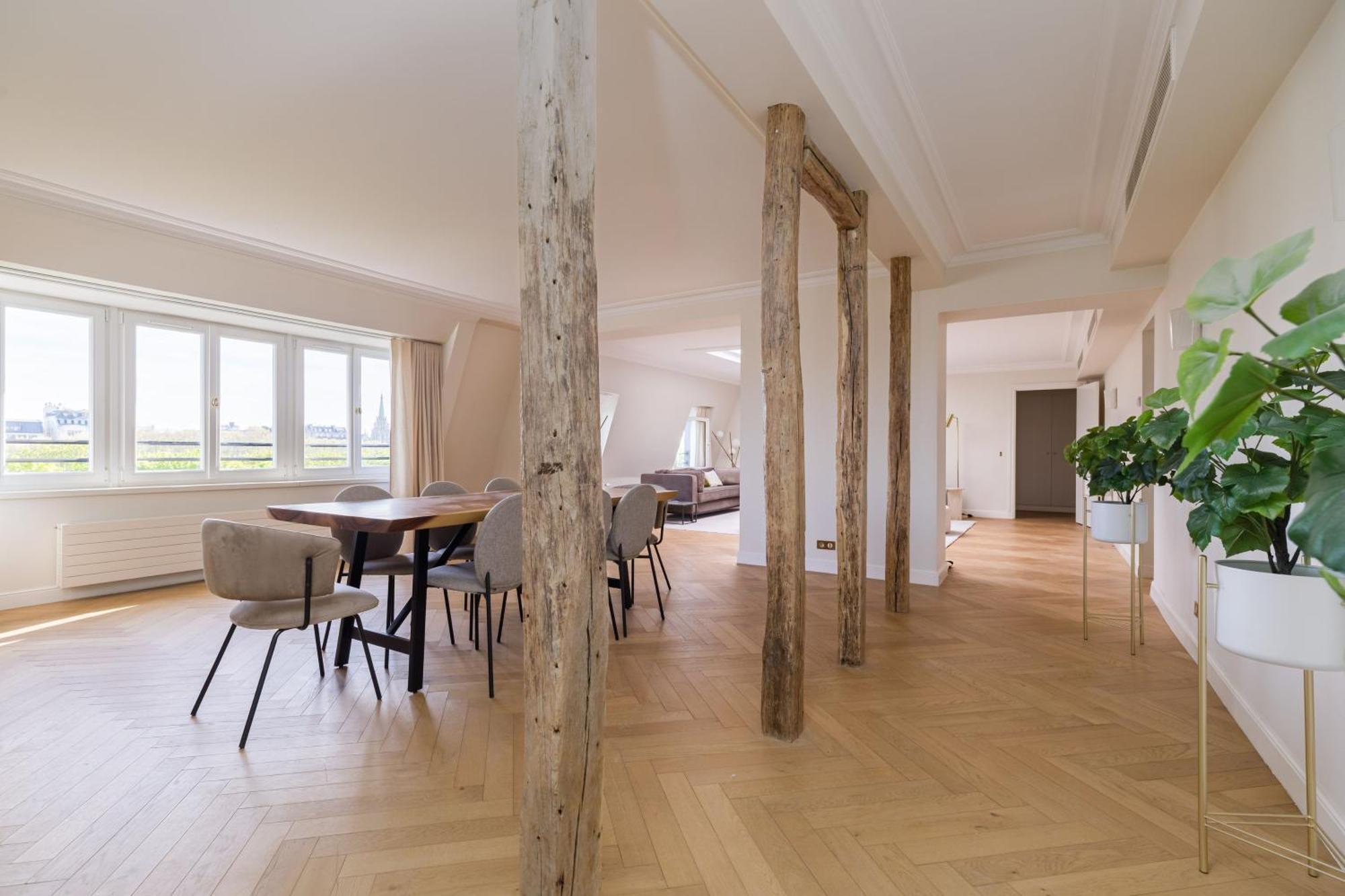 Luxury - Avenue Montaigne Apartment