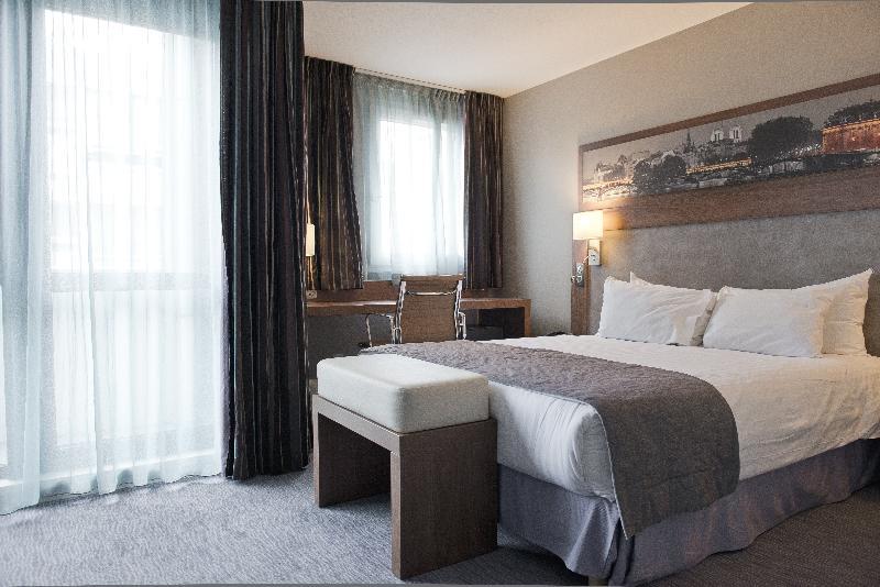 Mercure Montparnasse Pasteur 4*