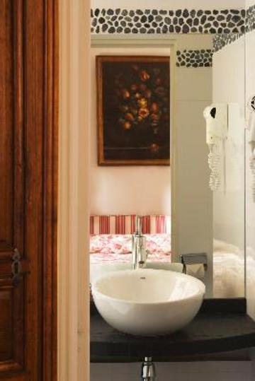 Hotel Exelmans 2*