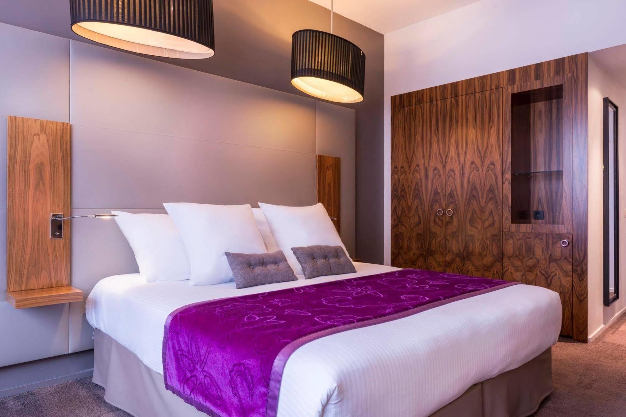 Pley Hotel Paris