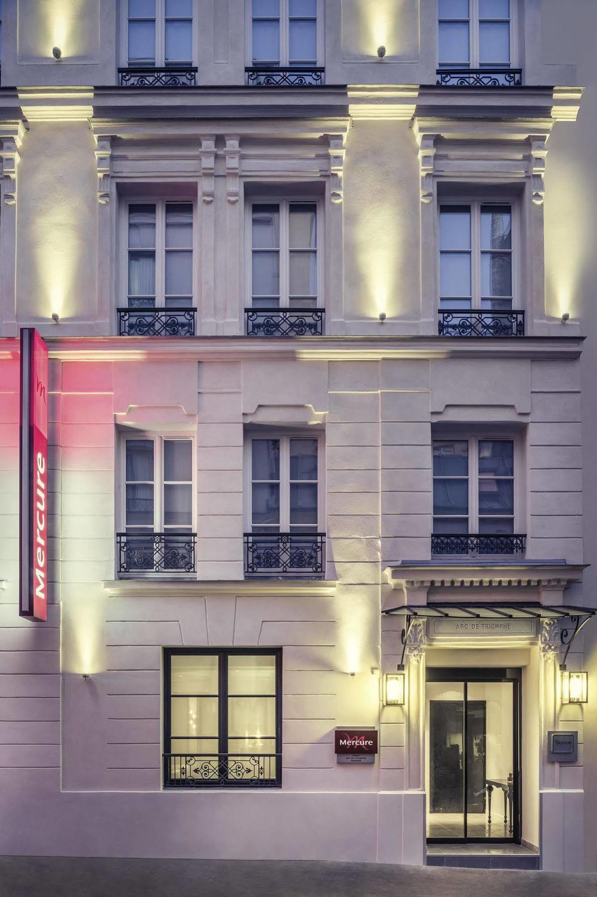 Mercure Arc De Triomphe Wagram 4* Paris