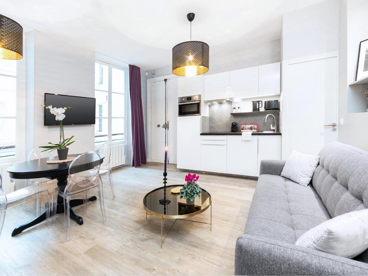 Chic Opera Apartment