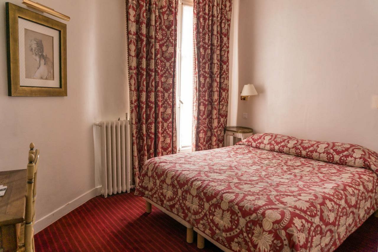Hotel Exelmans 2*