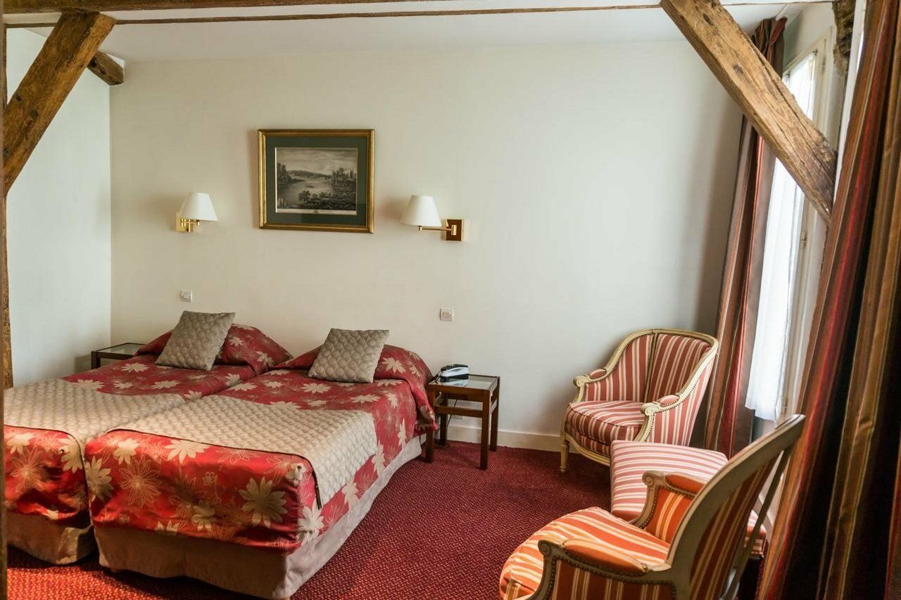 Hotel Exelmans 2*