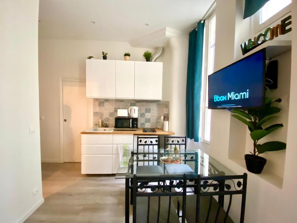 Arc De Triomphe-carnot Luxury & Design Apartment