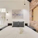 Amazing 10Bed In The Heart Of Le Marais And Suprises...
