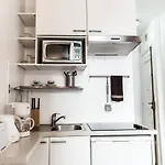 Montmartre Apartments Dalida