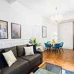 Le Marais Stylish City Apartment