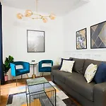 Le Marais Stylish City Apartment
