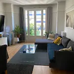 Grand F2 Avec Vue Sur La Maison De Georges Brassens