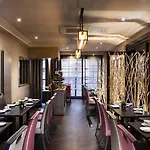 Elysees Hotel