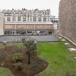 Nicely Decorated Modern Studio Near The Eiffel Tower - Paris - Welkeys