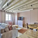 41.Typical Parisian Flat#4Pers#Le Marais#Beaubourg