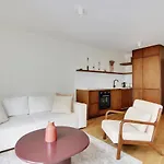 Pick A Flat\'S Apartment In Saint-Germain - Rue De Sevres