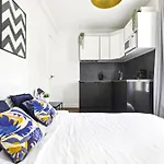 Lovely Top Floor Studio Near Montmartre