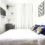Lovely Top Floor Studio Near Montmartre