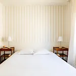 Veeve - Perignon\'S Palazzo