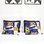 Lovely Top Floor Studio Near Montmartre