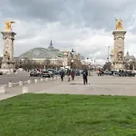 Studio Luxe Au Centre Des Invalides