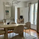 Elegant & Bright Close To Canal Saint-Martin