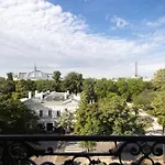 La Reserve Paris Hotel & Spa