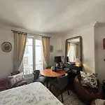 Beautiful & Central Apartment Near Champs-Elysees