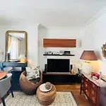 Beautiful & Central Apartment Near Champs-Elysees