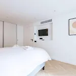 Urban Retreat Brand-New Duplex 2-Bedroom