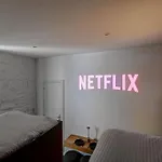 Sacre Coeur, Netflix & Chill