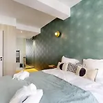167 Suite K Very Luxe Apartment