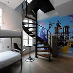 The 3 Ducks Eiffel Tower By Hiphophostels
