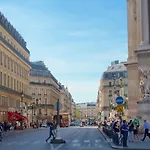 Welcoming Studio Near Opera