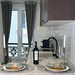 Cosy Hideaway Near Montparnasse