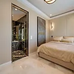 Luxe Accommodation On The Champs-Elysees