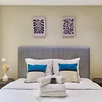 Apartment Center Of Paris By Studio Prestige