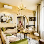 Merveil Signature Suite - Valois - Louvre View