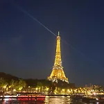 Studio Eiffel Tower Trocadero