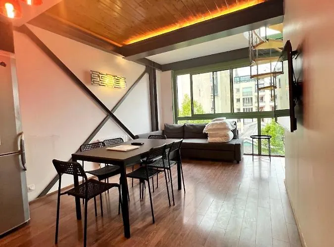 Pere Lachaise Apartment