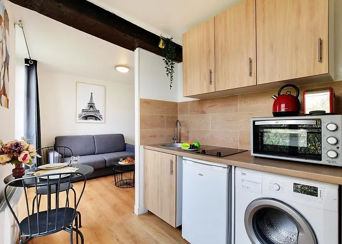 Studio In The Heart Of The Marais !