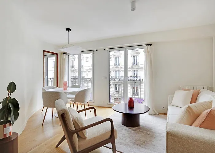 Pick A Flat\'S Apartment In Saint-Germain - Rue De Sevres